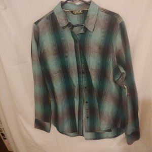 "Effortless Versatility: Lee Riders Flannel Long-Sleeved Blouse for Casual Chic